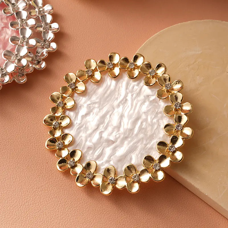 Round Resin Petal Decoration for Home and Café Decor