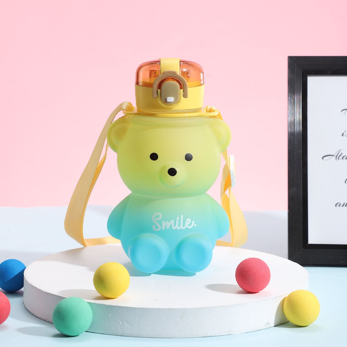Bear Shaped Water Bottle with Lid and Straw (800ml)
