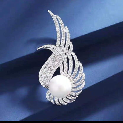 Classic Vintage Brooch for Women's Coats and Suits