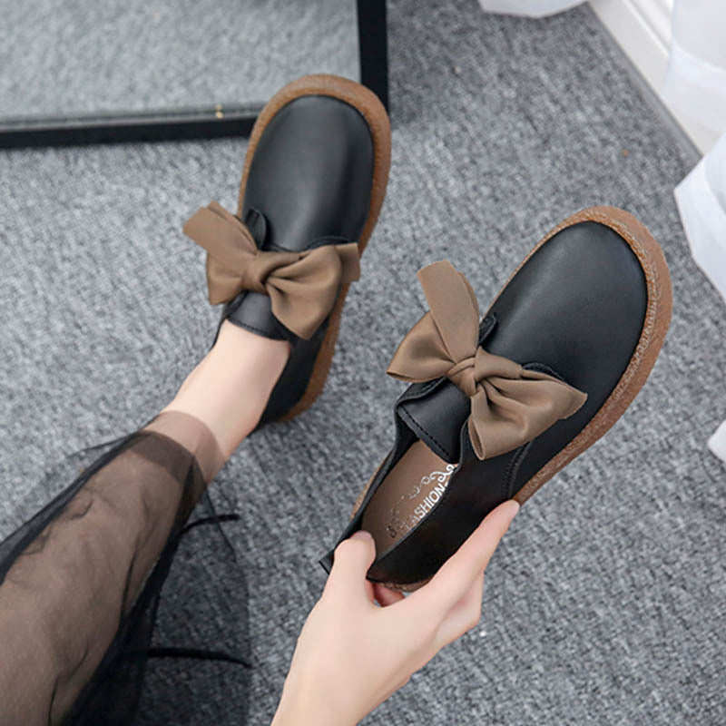 Versatile Flat Sandals for Women with Bow Accent