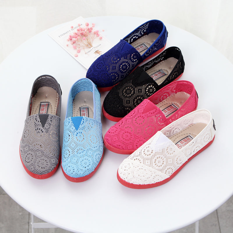 Beijing Cloth Shoes with Lace Mesh and Breathable Design