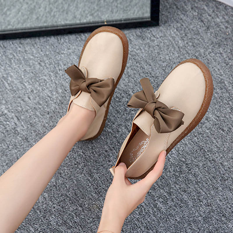 Versatile Flat Sandals for Women with Bow Accent