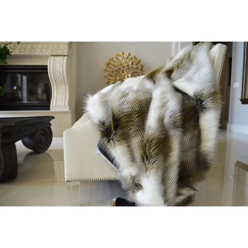 Alaskan Hawk Throw