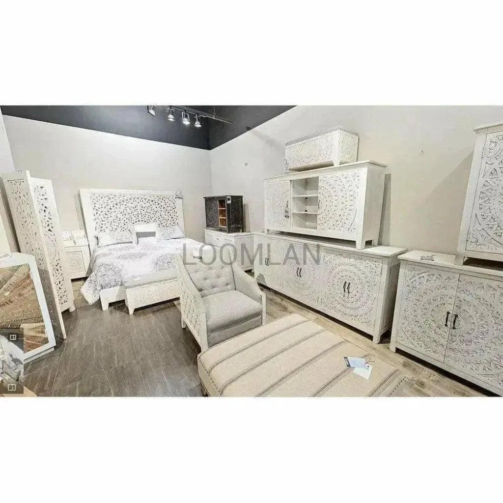Feyloren White Media Cabinet