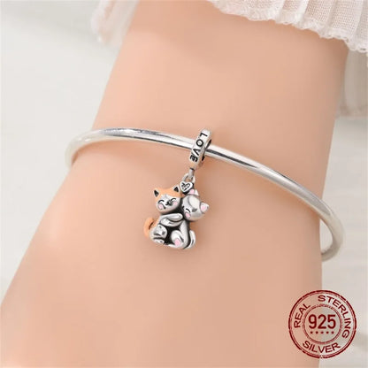 Cute Cat Hug Charms 925 Sterling Silver Pet Embracing Design Pendant Fit Original Charm Bracelets Women DIY Jewelry Gift