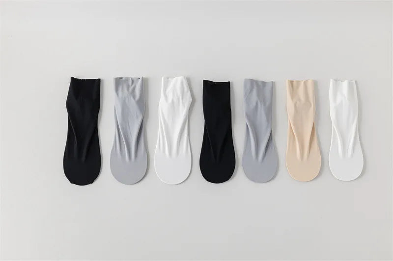 Mens Socks Summer Ultra-thin Breathable Ice Silk Middle Tube Socks Men Women Solid Color Black White Gray Elastic Long Socks Sox