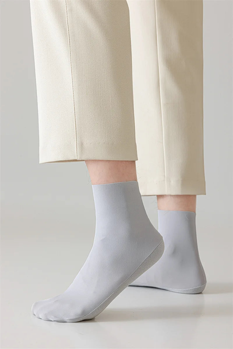 Mens Socks Summer Ultra-thin Breathable Ice Silk Middle Tube Socks Men Women Solid Color Black White Gray Elastic Long Socks Sox