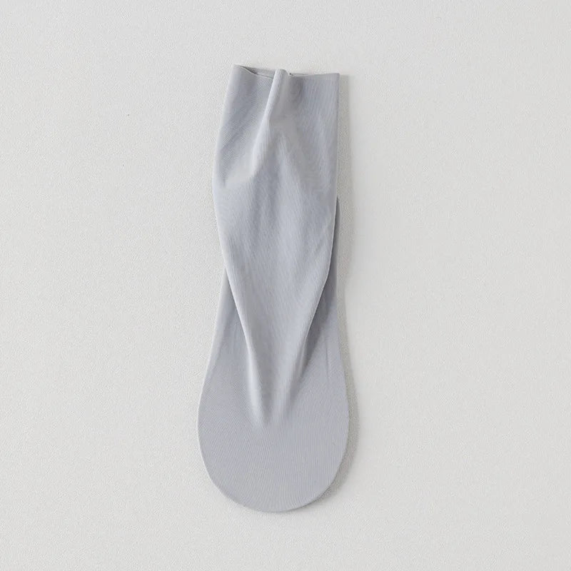 Mens Socks Summer Ultra-thin Breathable Ice Silk Middle Tube Socks Men Women Solid Color Black White Gray Elastic Long Socks Sox