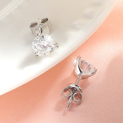 Smyoue 3 Claws 0.3-2CT Certified Moissanite Stud Earrings for Women Sparkling Lab Diamond Earring Sterling Silver 925 Plated 18K