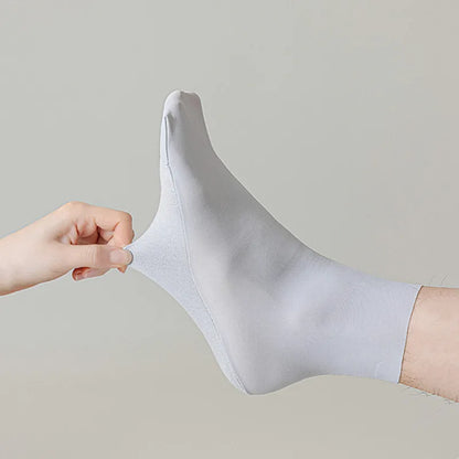 Mens Socks Summer Ultra-thin Breathable Ice Silk Middle Tube Socks Men Women Solid Color Black White Gray Elastic Long Socks Sox