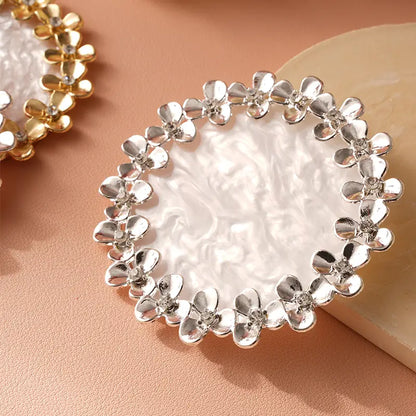 Round Resin Petal Decoration for Home and Café Decor