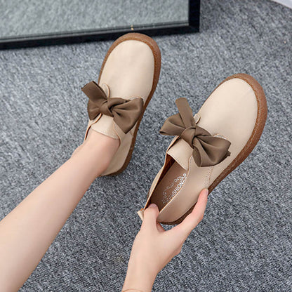 Versatile Flat Sandals for Women with Bow Accent
