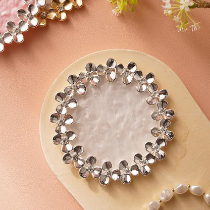 Round Resin Petal Decoration for Home and Café Decor