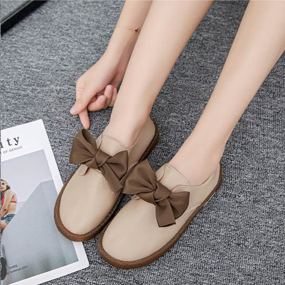 Versatile Flat Sandals for Women with Bow Accent