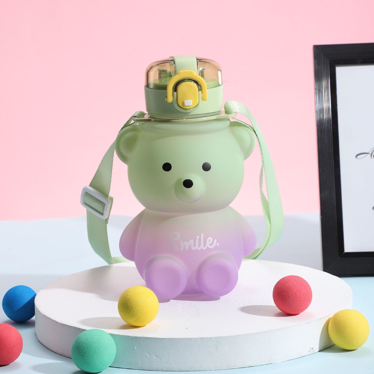 Bear Shaped Water Bottle with Lid and Straw (800ml)